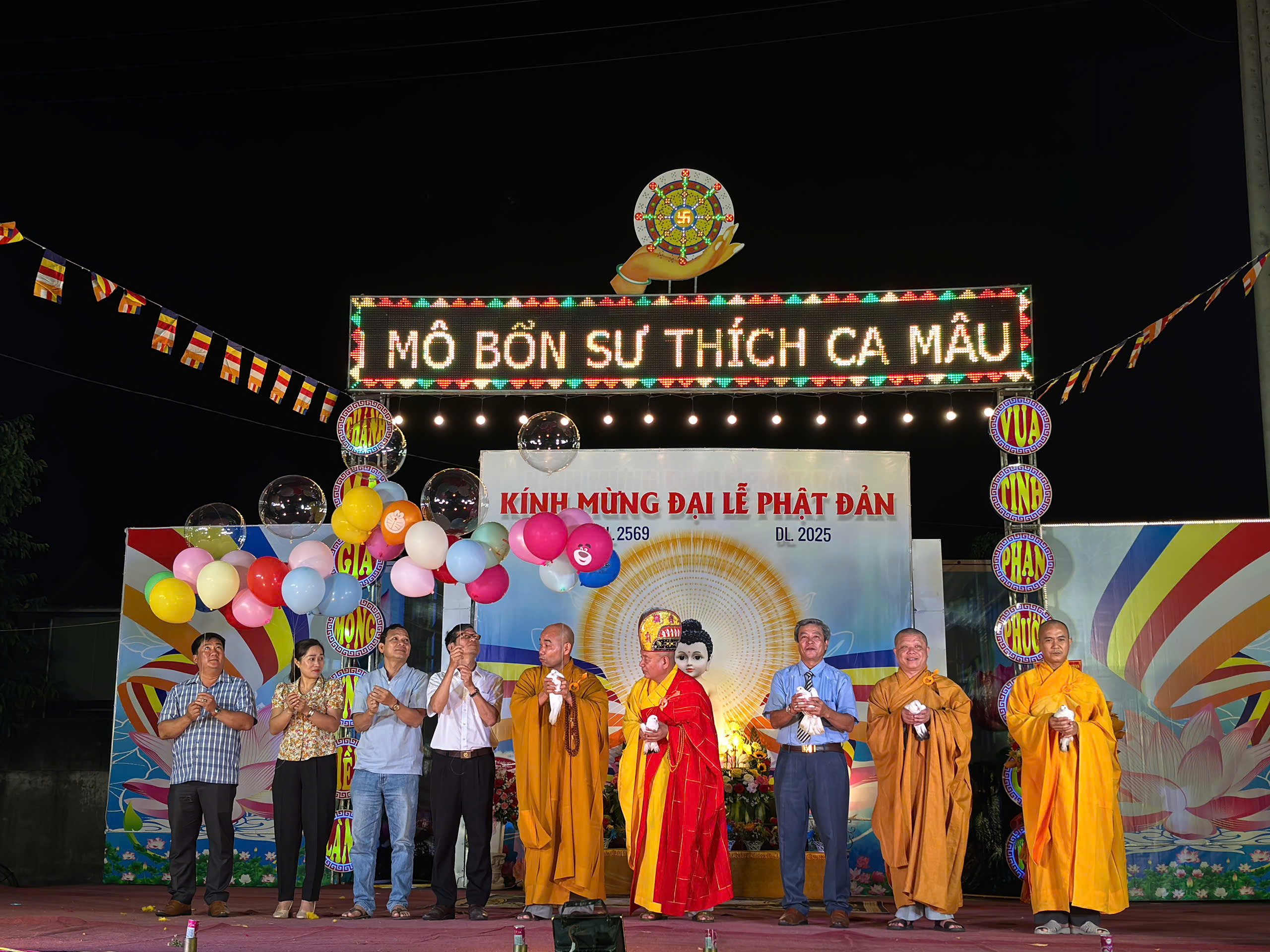 Ban Trị sự Phật giáo Phù Mỹ trang nghiêm kính mừng Đại lễ Phật đảnh Phật lịch 2569